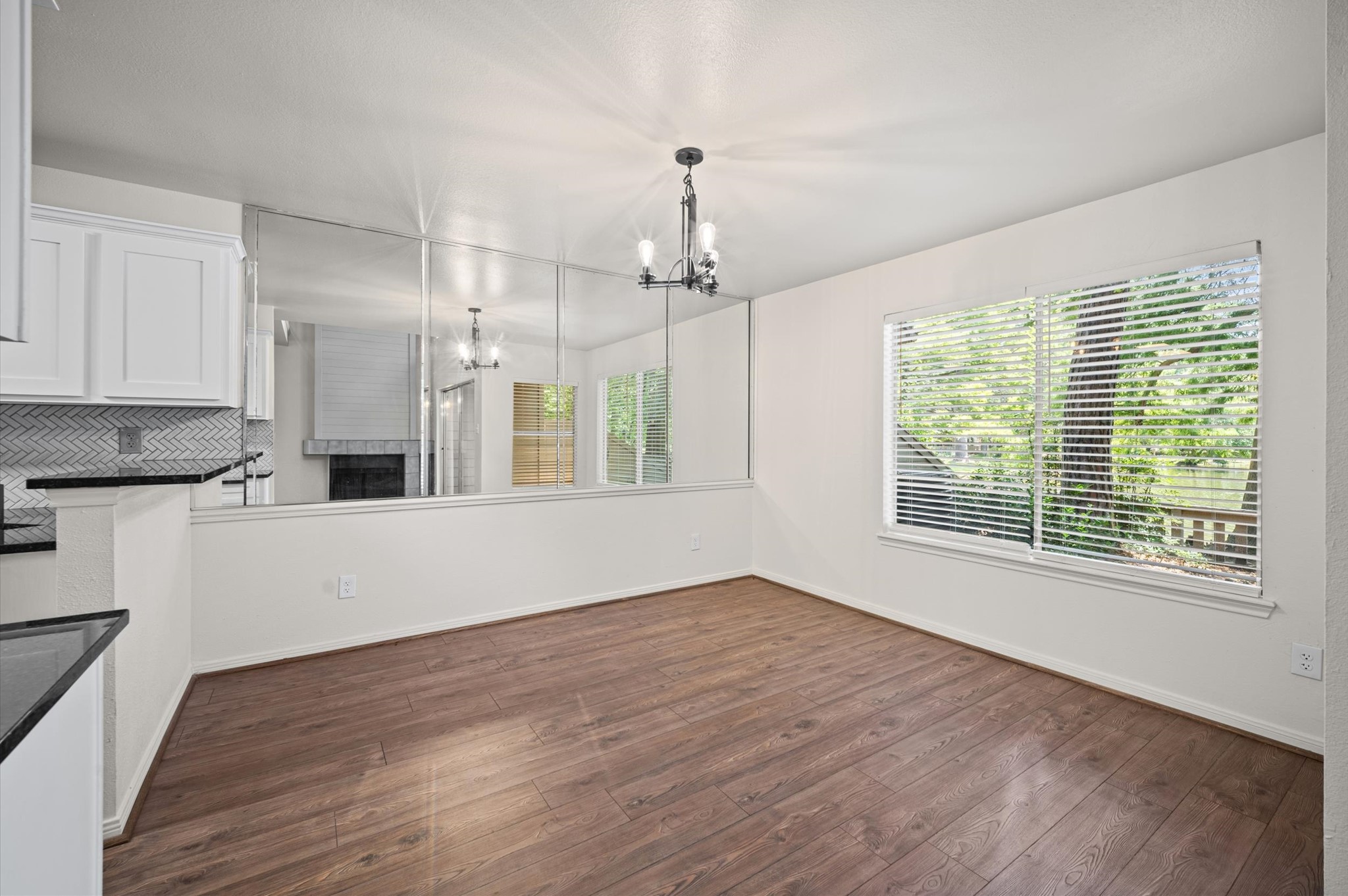 13 Lakeridge Drive Spring, TX 77381 - Photo 8 of 39 Gallery Image 8