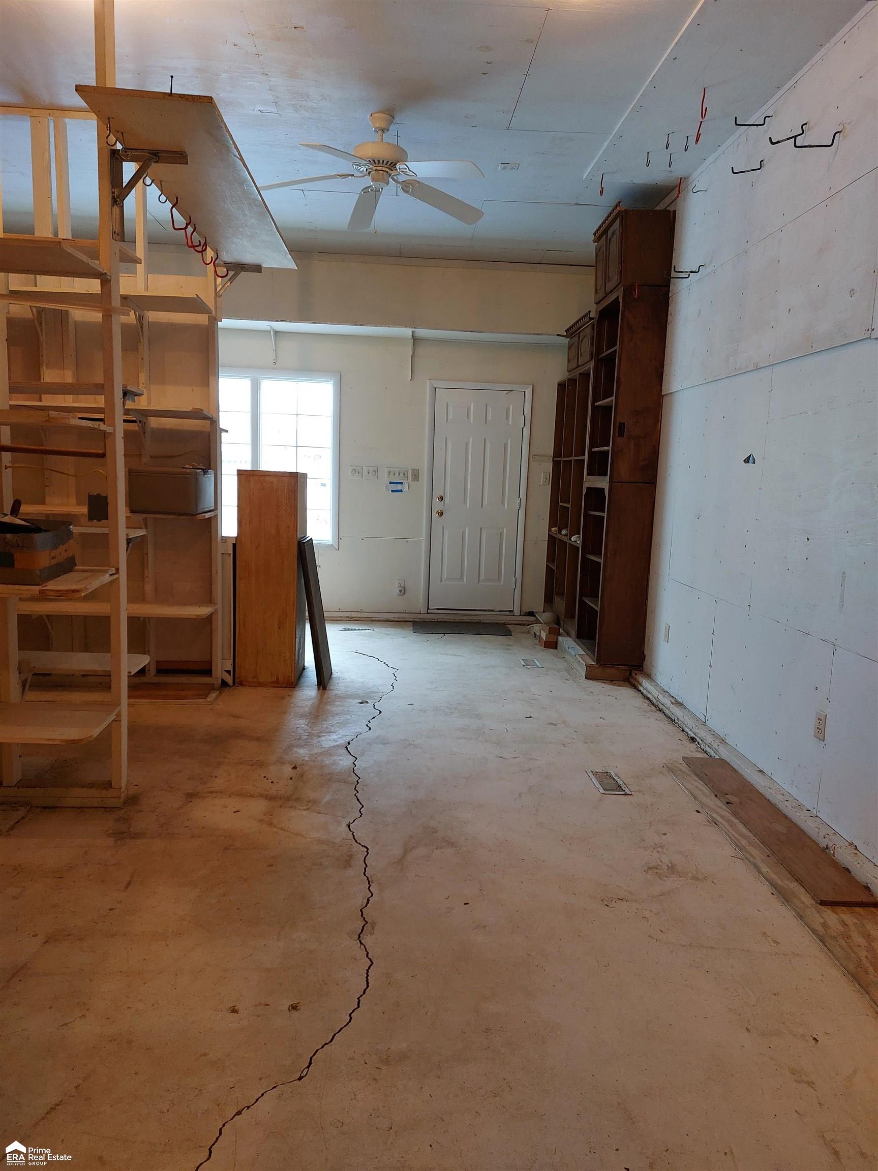 3609 Miller Road Flint, MI 48503 - Photo 24 of 39 50129725-61cc17bf-bb42-42ec-a4da-96ce9d7b9c9c.JPG
