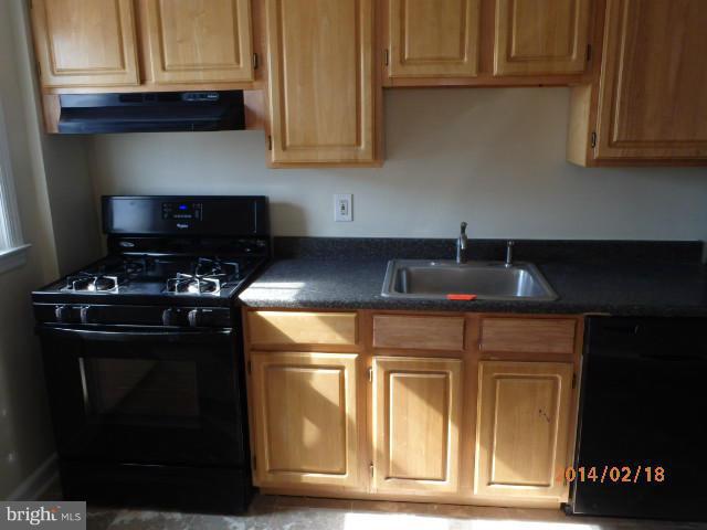 1517 East Cold Spring Lane Baltimore, MD 21218 - Photo 4 of 15 Interior (General)