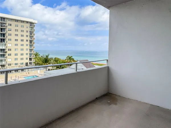 $2,250 | 9225 Collins Avenue, Unit 609, Surfside, FL 33154