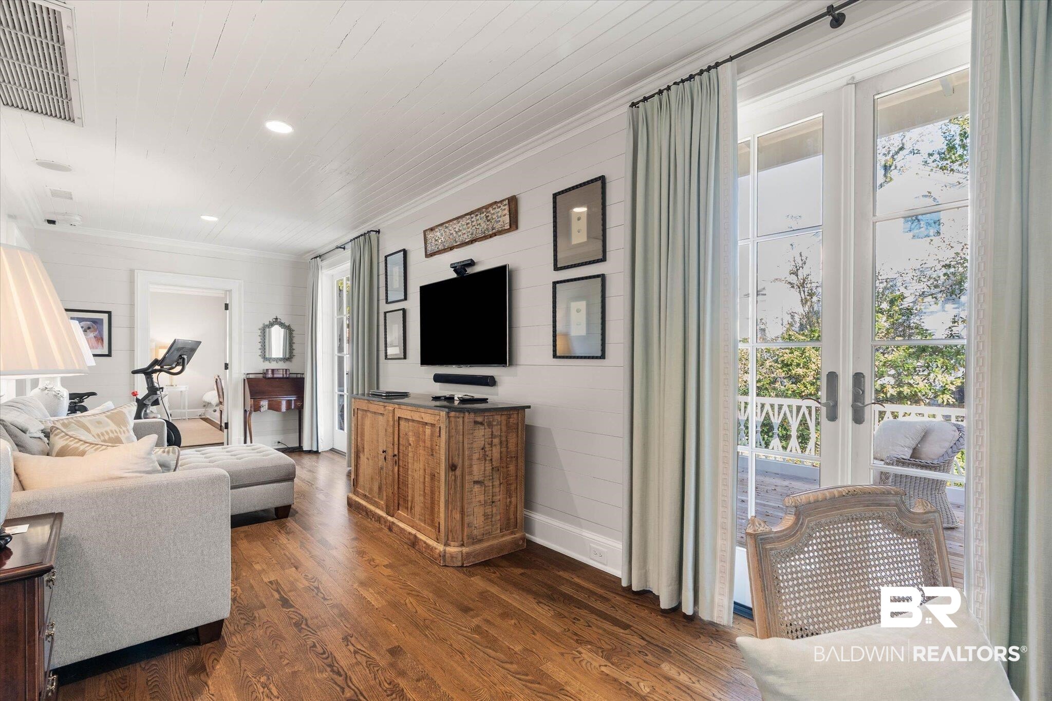 2256 De Leon Avenue Mobile, AL 36607 - Photo 29 of 61 Located off the 3 bedrooms upstairs of main house