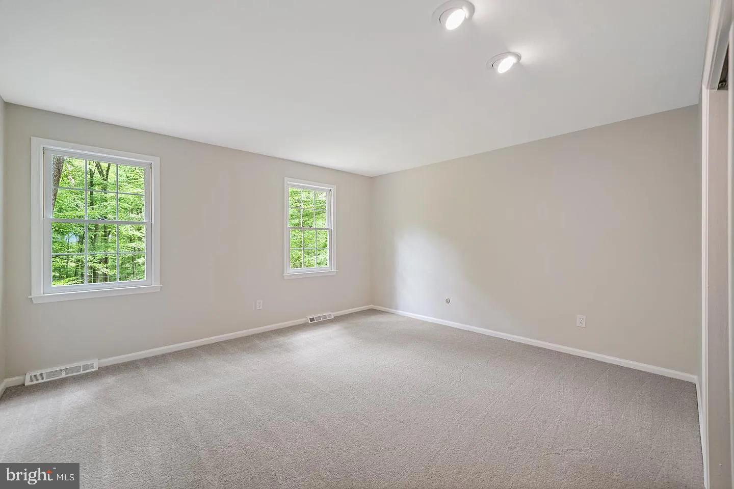 11 Oak Lane Malvern, PA 19355 - Photo 28 of 34 an empty room with windows