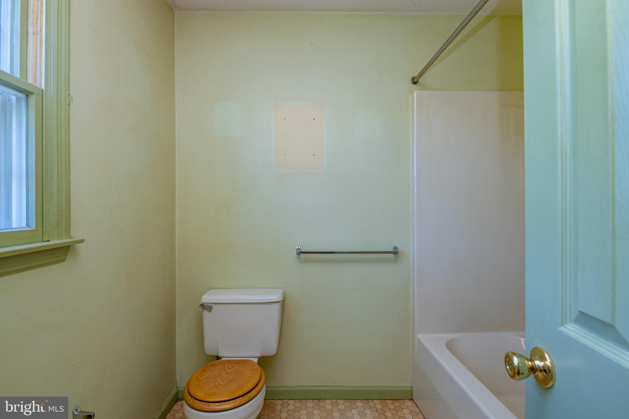 41 Flint Ridge Drive Shillington, PA 19607 - Photo 18 of 39 Primary Bedroom Full Bath