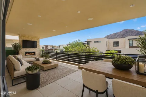 $2,999,900 | 5541 East Stella Lane, Paradise Valley, AZ 85253