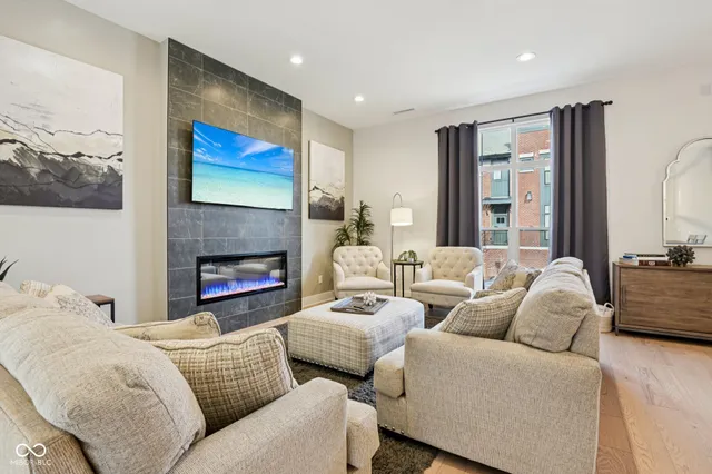 $579,900 | 237 Poplar Street, Westfield, IN 46074