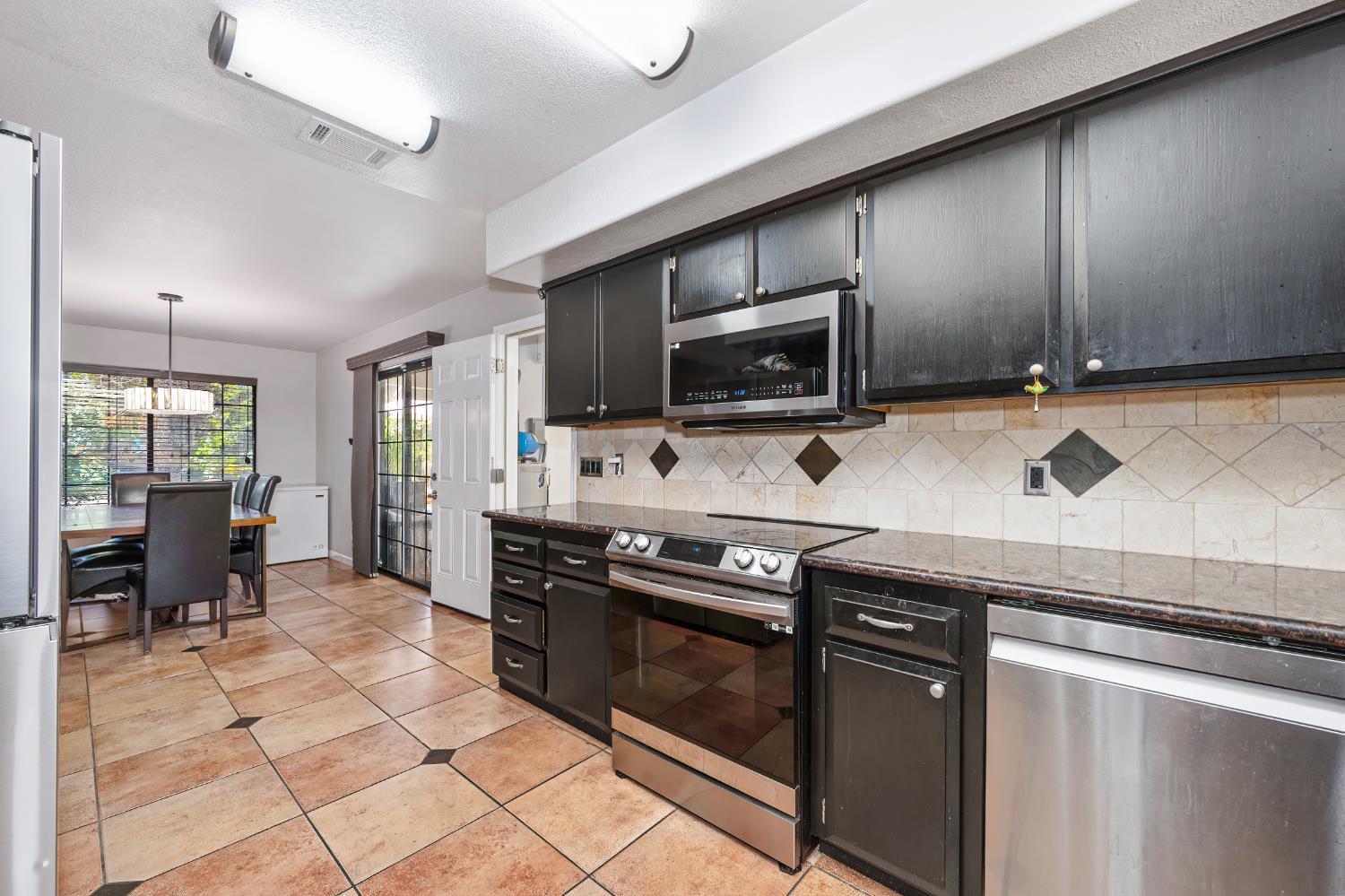 7806 Antelope Road Citrus Heights, CA 95610 - Photo 41 of 99 Gallery Image 41