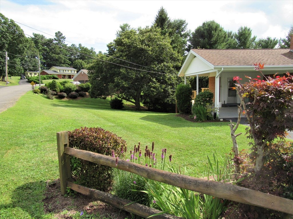 105 Armory Road Galax, VA 24333 - Photo 10 of 38 Gallery Image 10