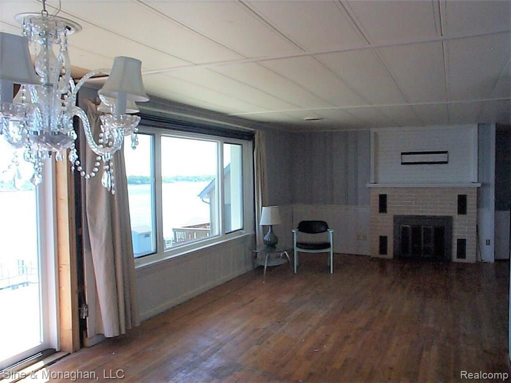 1019 River Road St. Clair, MI 48079 - Photo 25 of 56 25 LIVING ROOM 1019 RIVER RD.JPG