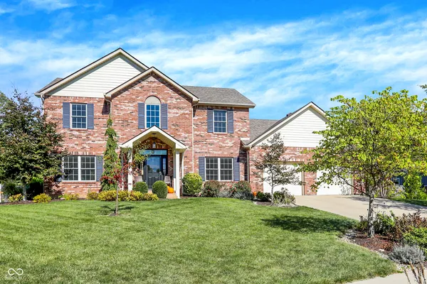 $474,900 | 224 West Stoney Trail, Greenfield, IN 46140