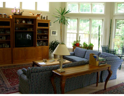 72 Ferncroft Road Newton, MA 02468 - Photo 3 of 6