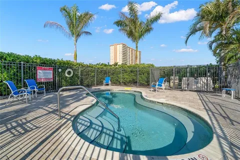 $269,000 | 5220 Brittany Drive South, Unit 1003, St. Petersburg, FL 33715