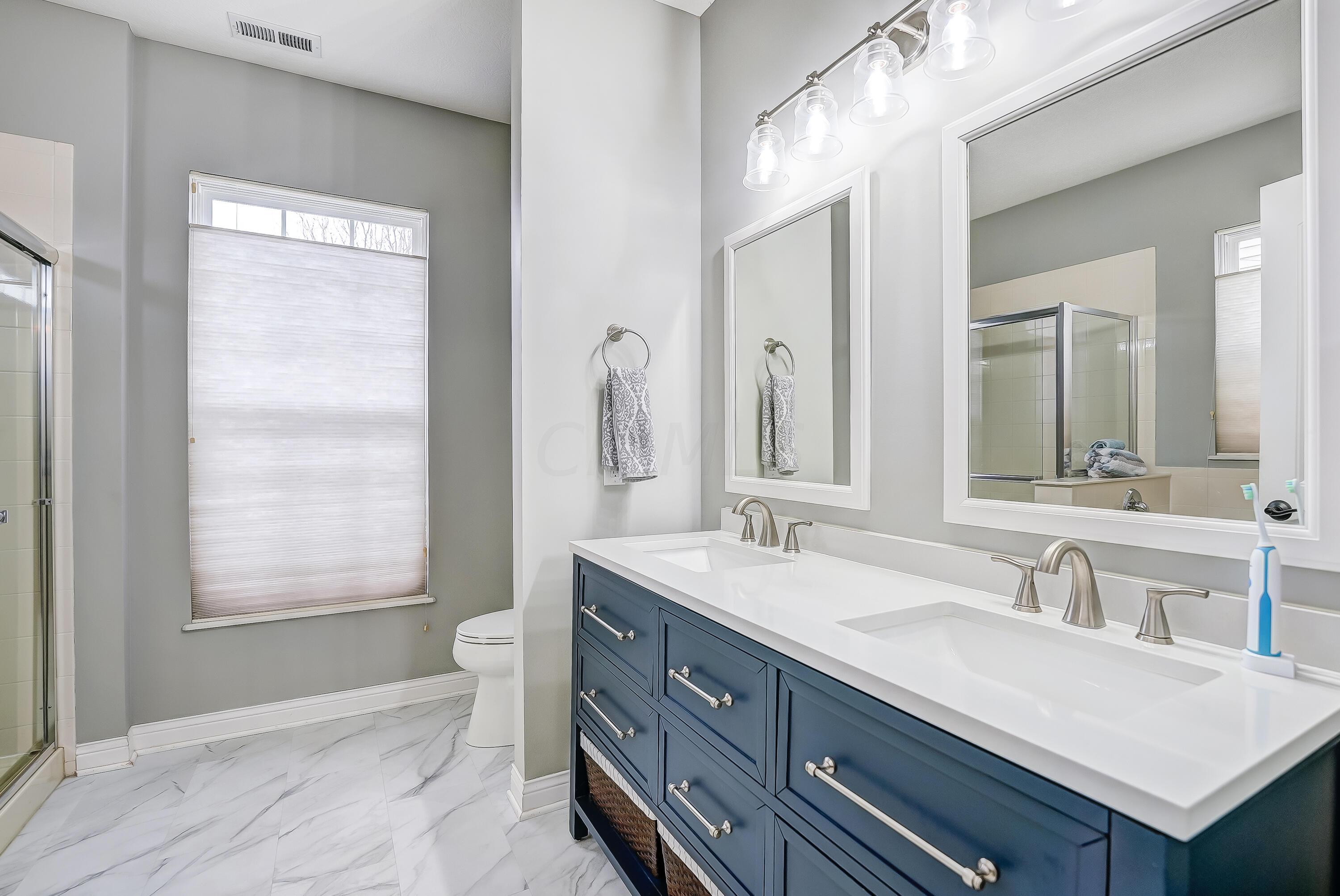 5953 Meehan Road Dublin, OH 43016 - Photo 28 of 63 Primary Bathroom (Ensuite)