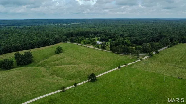 $949,000 | 20372 County Road 6380, Edgar Springs, MO 65462