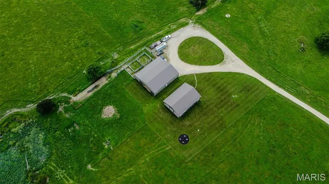 $949,000 | 20372 County Road 6380, Edgar Springs, MO 65462