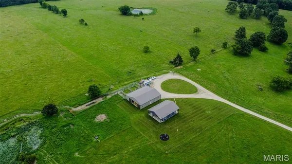 $949,000 | 20372 County Road 6380, Edgar Springs, MO 65462