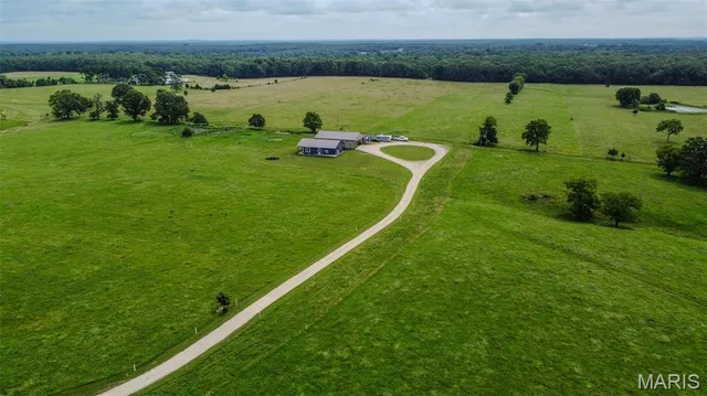 $949,000 | 20372 County Road 6380, Edgar Springs, MO 65462