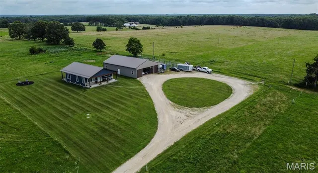 $949,000 | 20372 County Road 6380, Edgar Springs, MO 65462