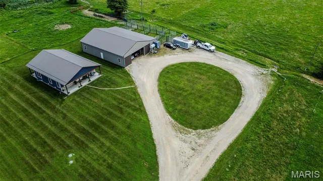 $949,000 | 20372 County Road 6380, Edgar Springs, MO 65462