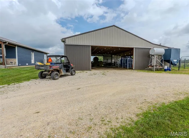 $949,000 | 20372 County Road 6380, Edgar Springs, MO 65462