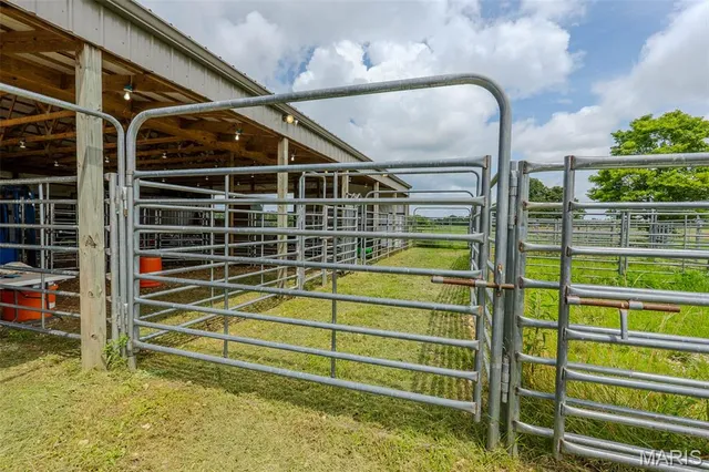 $949,000 | 20372 County Road 6380, Edgar Springs, MO 65462