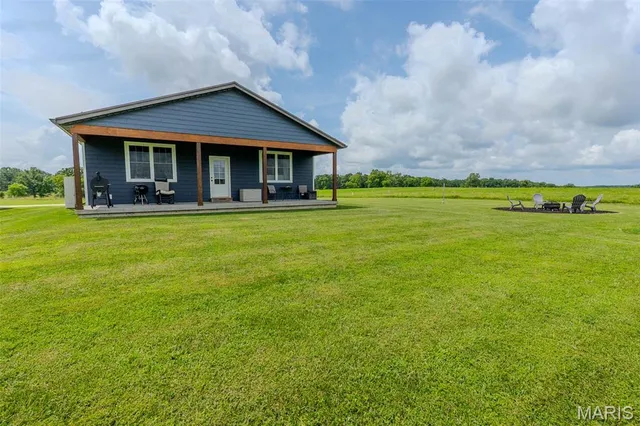 $949,000 | 20372 County Road 6380, Edgar Springs, MO 65462