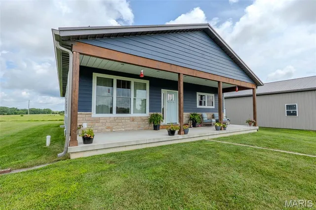 $949,000 | 20372 County Road 6380, Edgar Springs, MO 65462