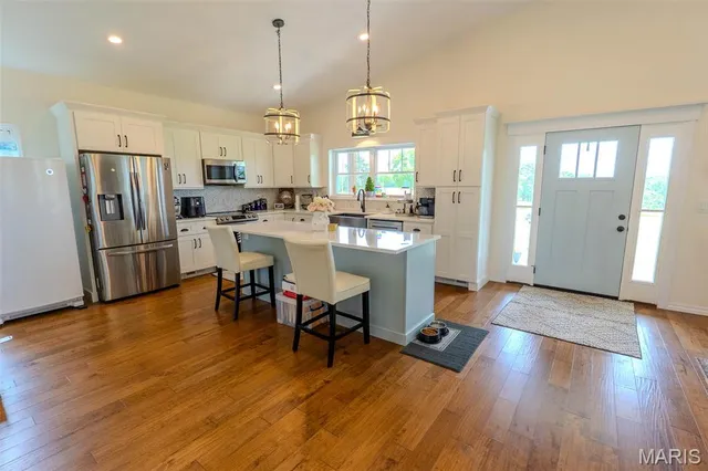 $949,000 | 20372 County Road 6380, Edgar Springs, MO 65462