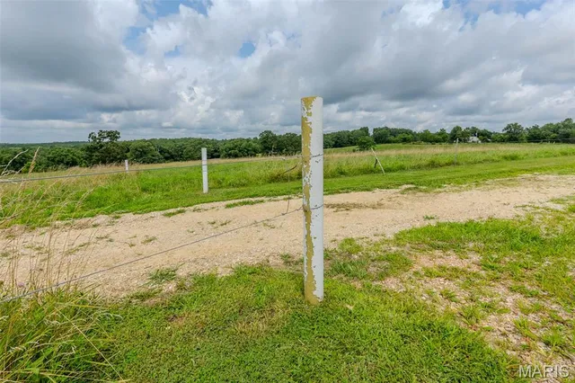 $949,000 | 20372 County Road 6380, Edgar Springs, MO 65462