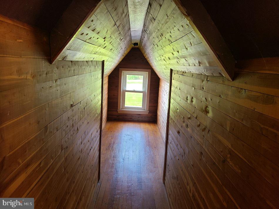 333 Broad Street Carneys Point, NJ 08069 - Photo 23 of 44 Walking closet