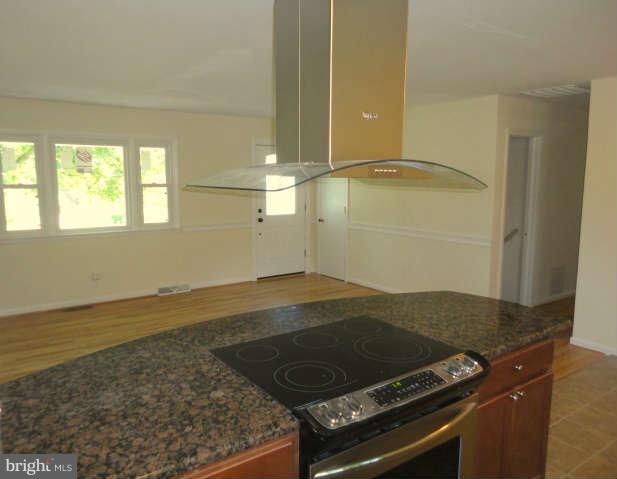 6192 Sumerduck Road Remington, VA 22734 - Photo 3 of 24 Kitchen