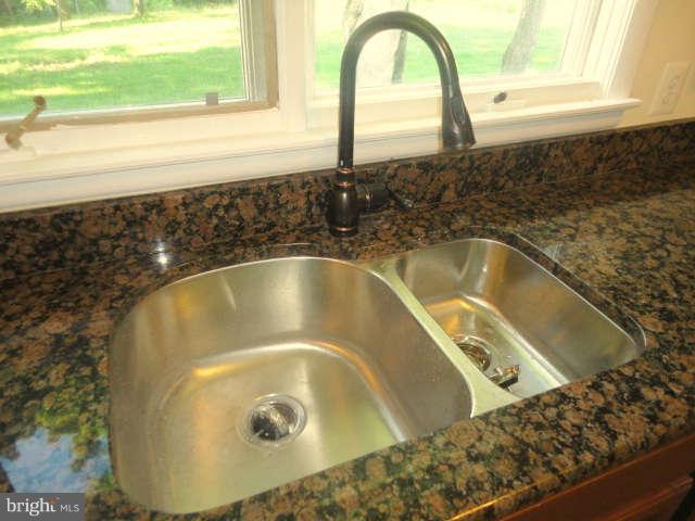 6192 Sumerduck Road Remington, VA 22734 - Photo 4 of 24 Kitchen