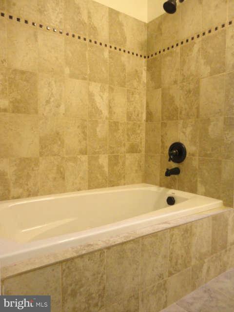 6192 Sumerduck Road Remington, VA 22734 - Photo 8 of 24 Bath (Master)