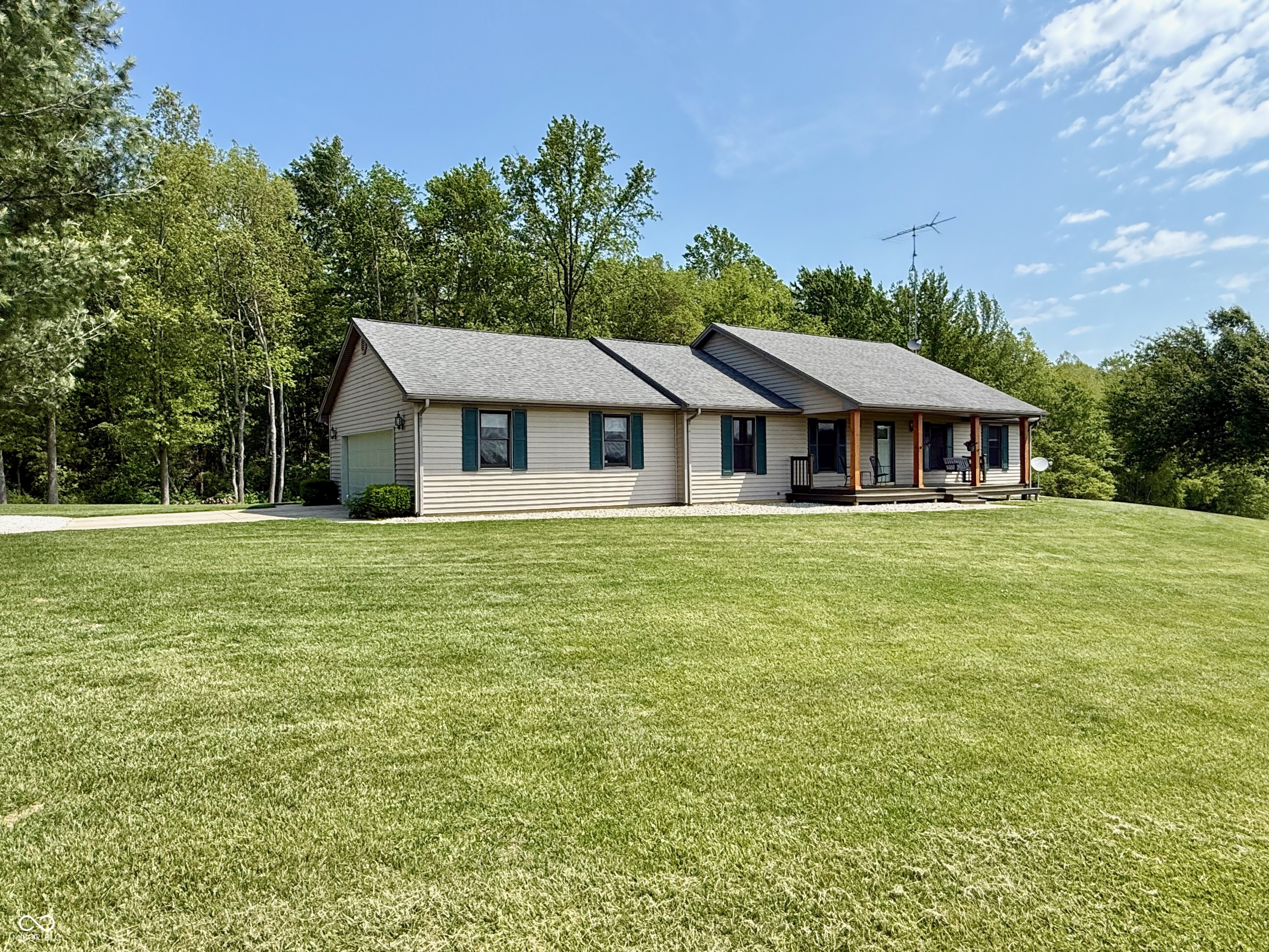 12901 South 550 West Columbus, IN 47201 - Photo 11 of 54