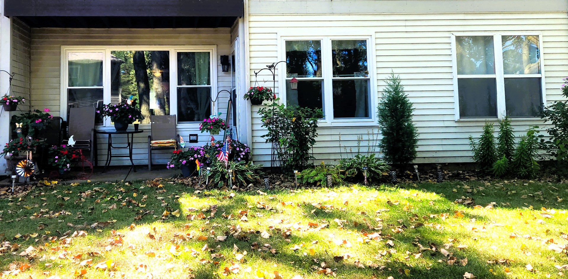 1013 Saxon Court, Unit B Elgin, IL 60120 - Photo 14 of 17 a view of front of house with yard