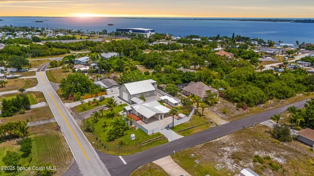 $688,000 | 8865 Central Avenue, Micco, FL 32976