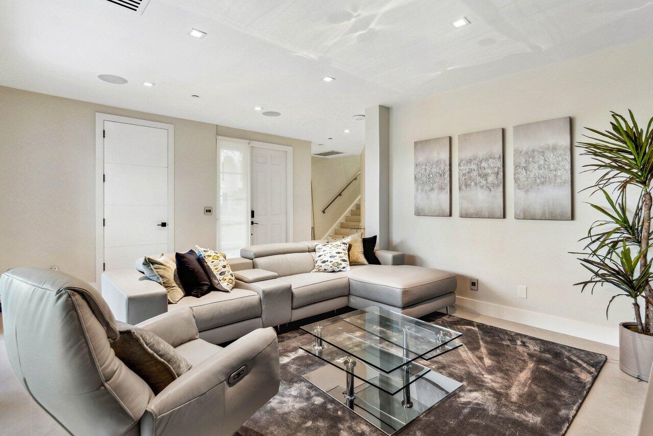 5795 Northeast Verde Circle Boca Raton, FL 33487 - Photo 11 of 52 011-5795NortheastVerdeCircle-BocaRaton-F