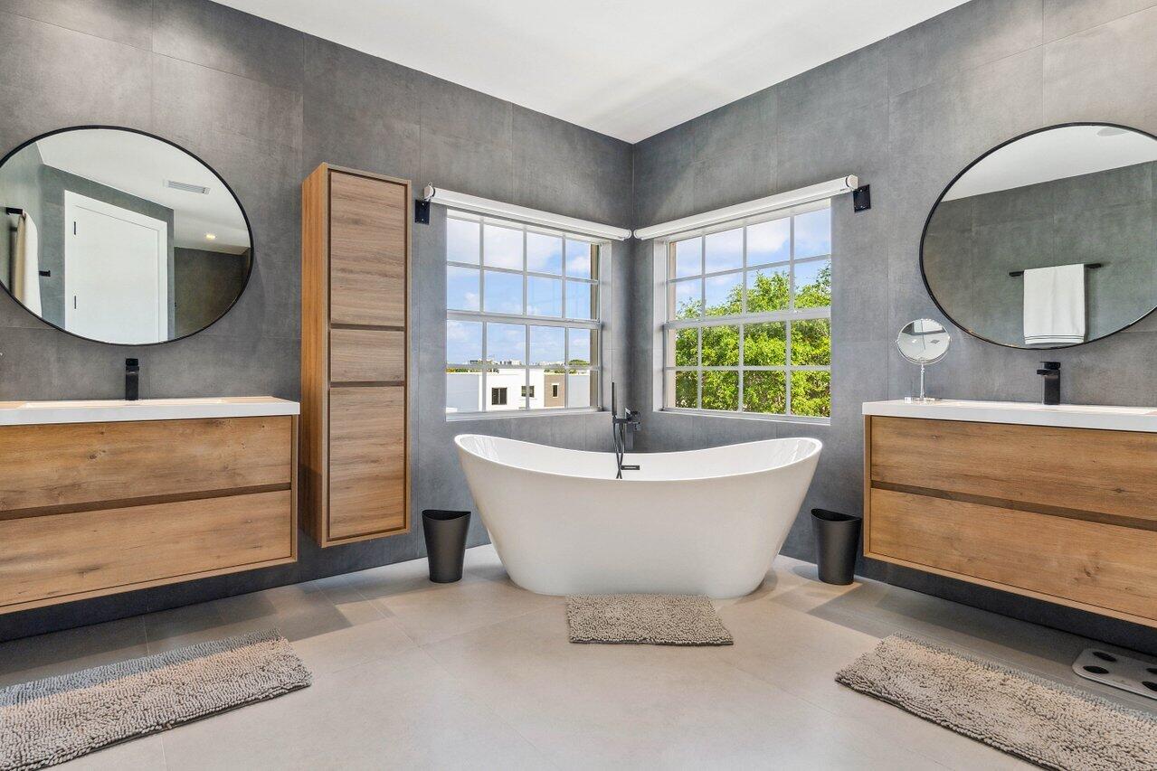 5795 Northeast Verde Circle Boca Raton, FL 33487 - Photo 31 of 52 031-5795NortheastVerdeCircle-BocaRaton-F
