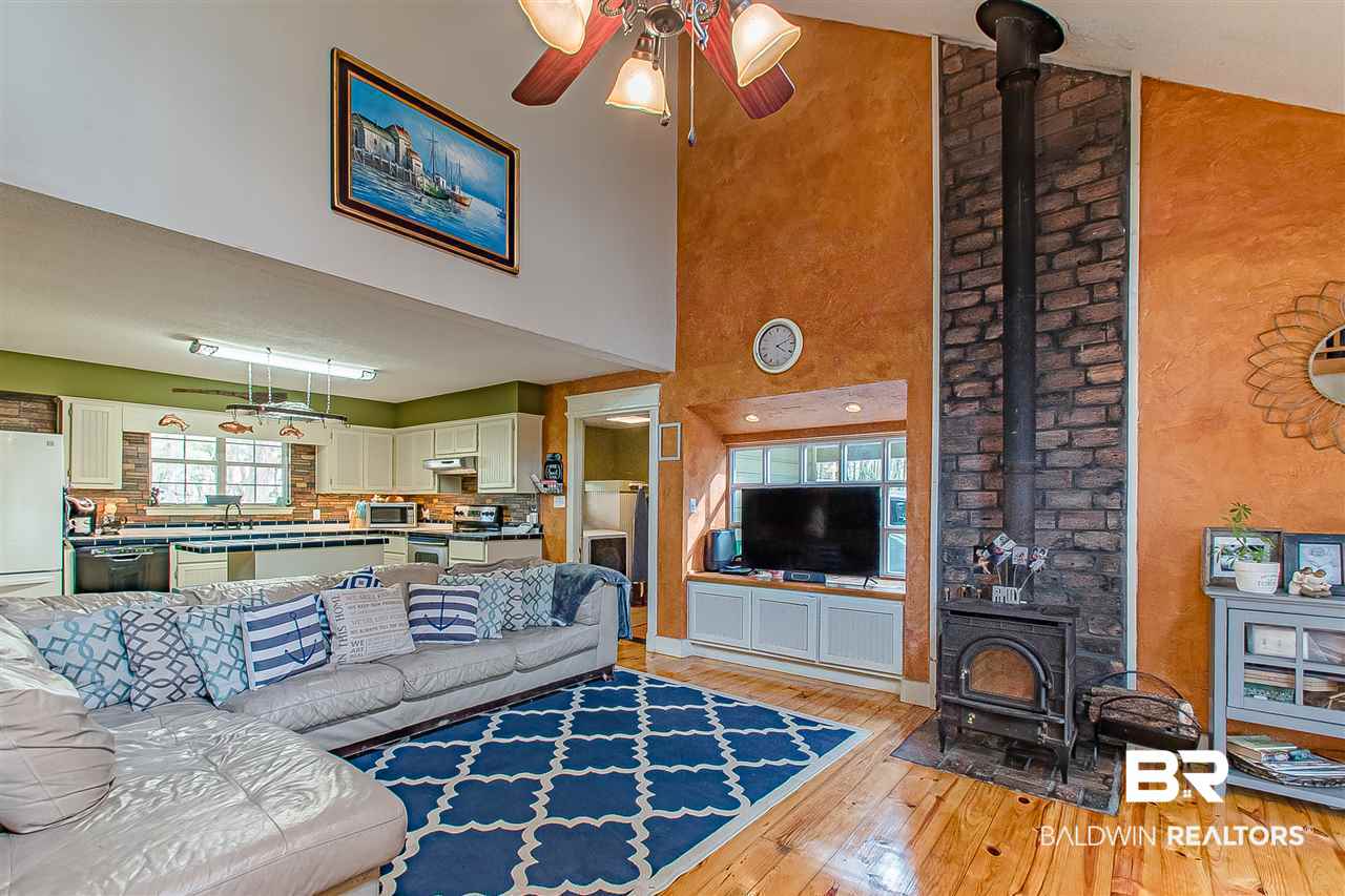 15167 Ridge Road Fairhope, AL 36532 - Photo 14 of 32 Living Room
