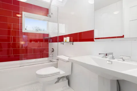 79 Silver Lane, Bridgehampton, NY 11932