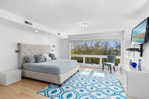 79 Silver Lane, Bridgehampton, NY 11932