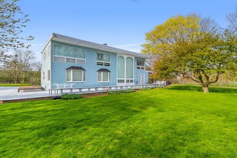79 Silver Lane, Bridgehampton, NY 11932