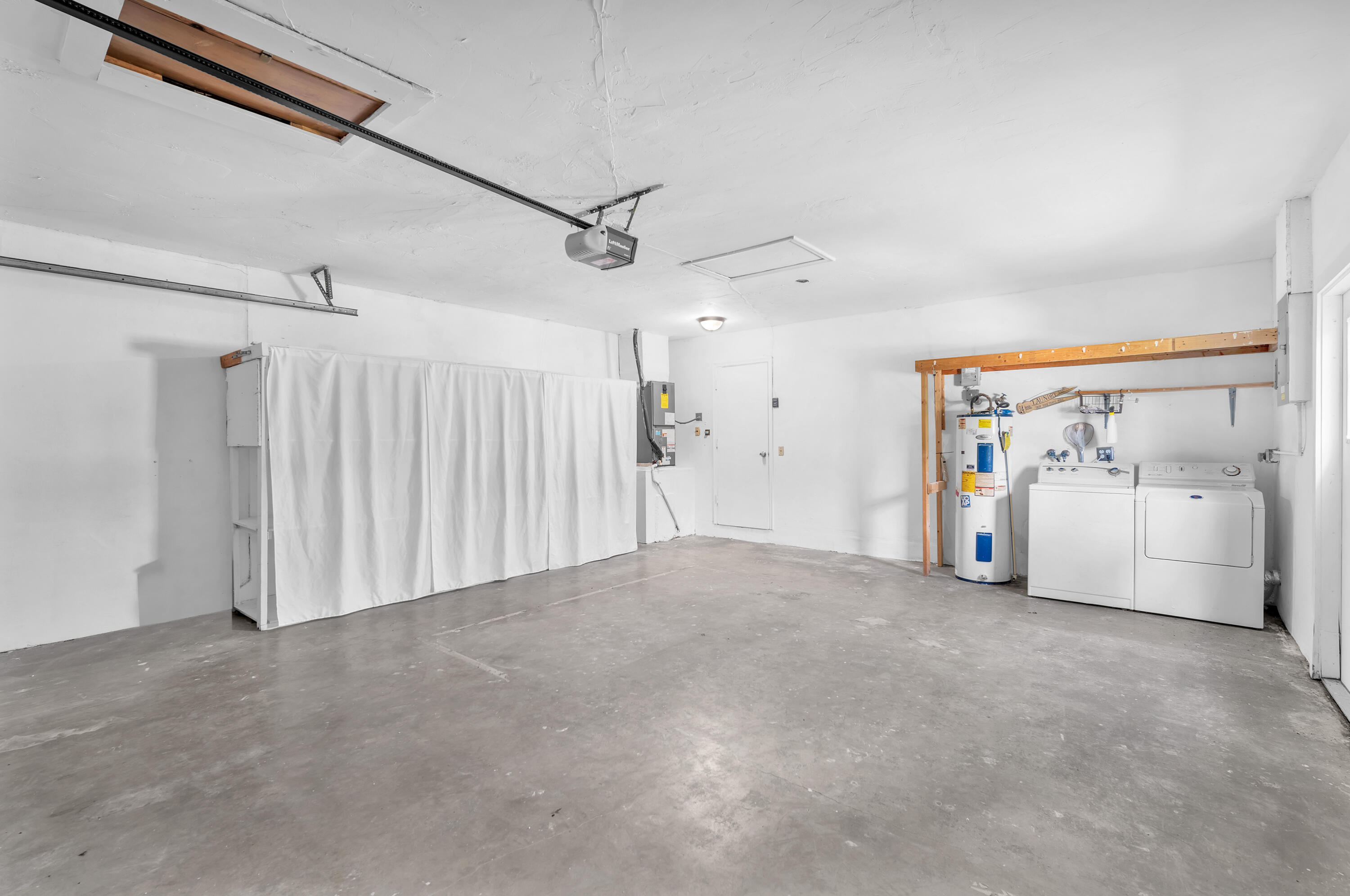 10985 Christopher Avenue Boca Raton, FL 33428 - Photo 14 of 24 a view of an empty room