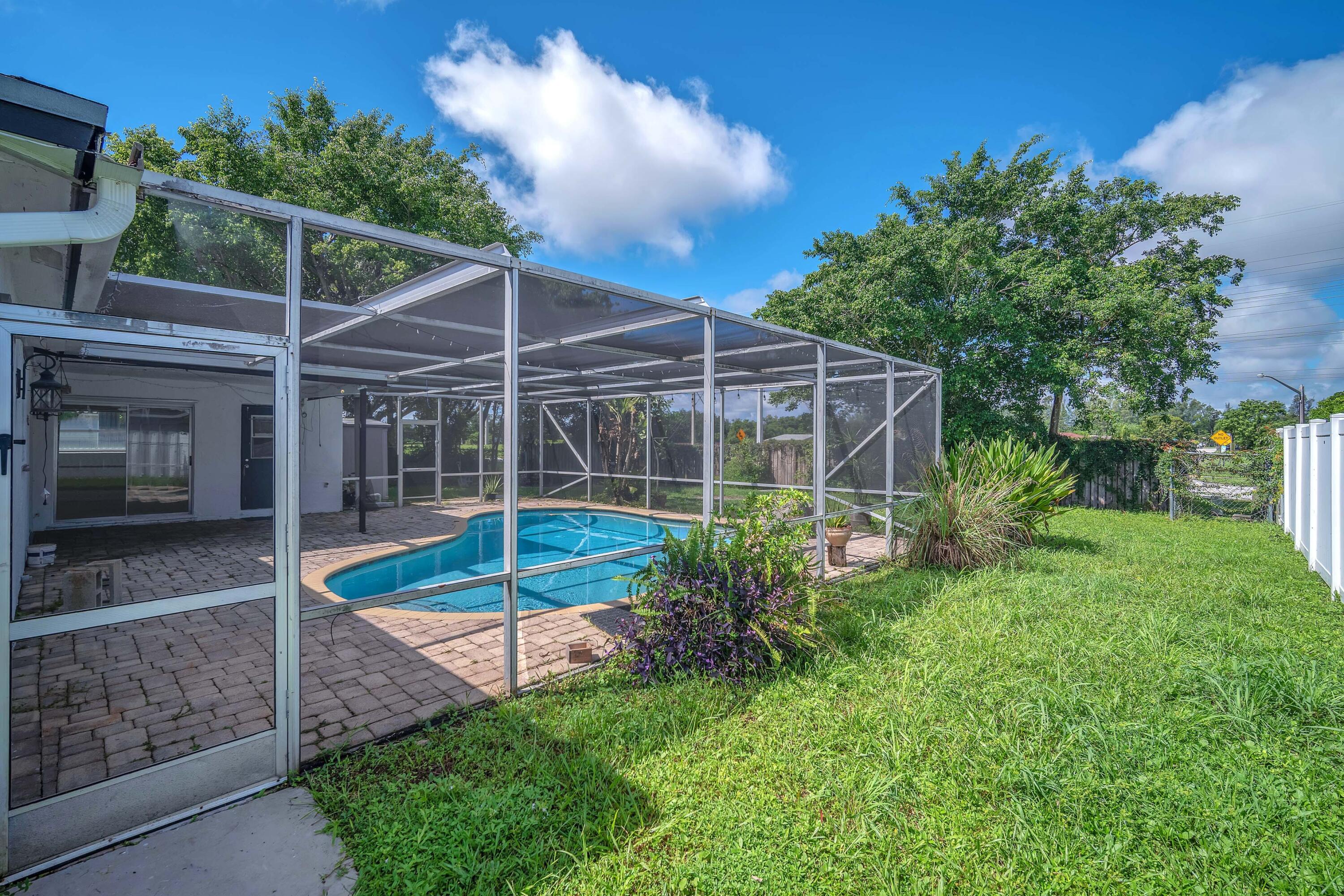 10985 Christopher Avenue Boca Raton, FL 33428 - Photo 22 of 24 Chris screened in Patio