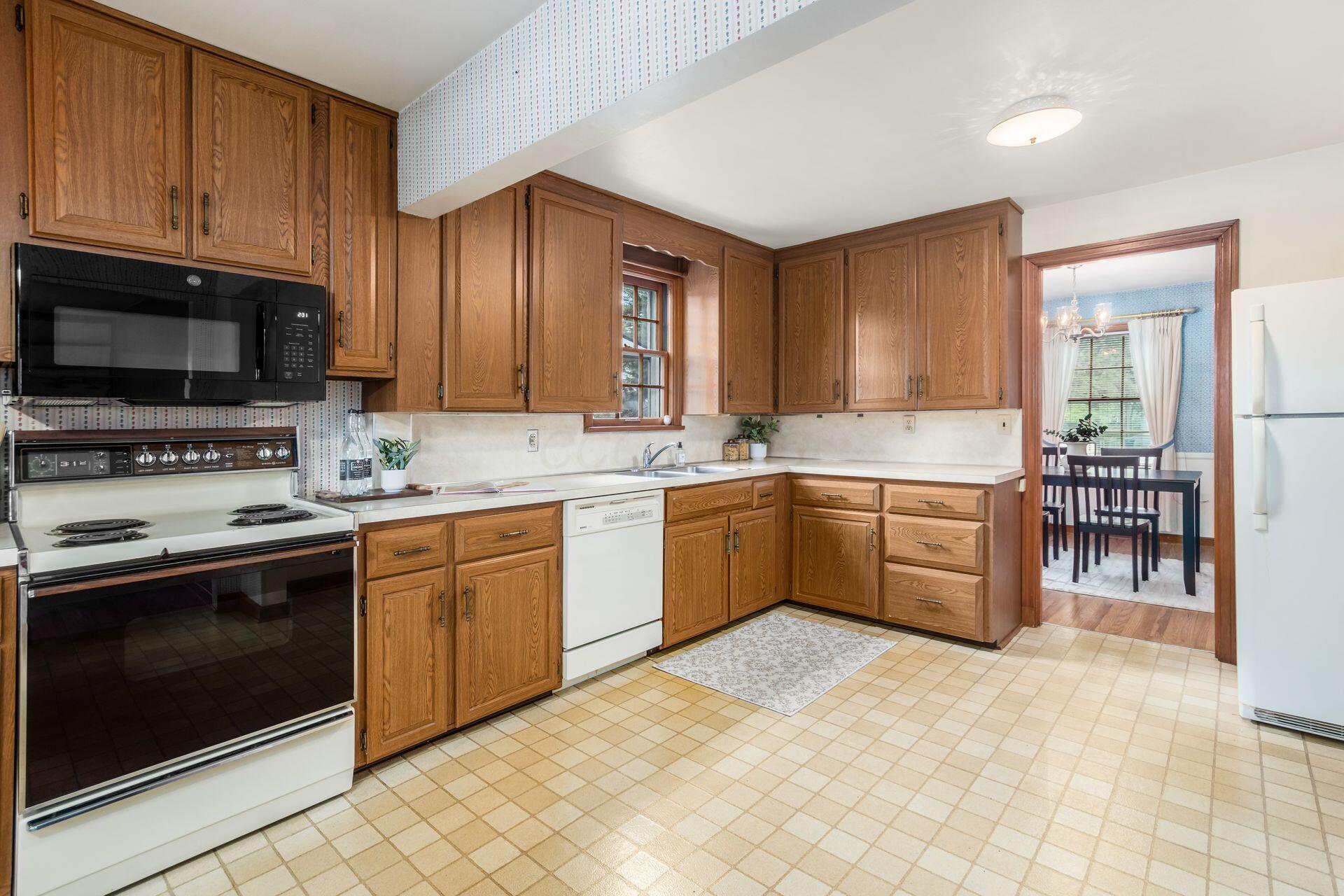282 Garden Road Columbus, OH 43214 - Photo 13 of 38 Kitchen