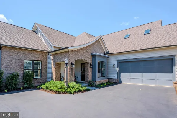 $1,100,000 | 42863 Beaver Crossing Square, Ashburn, VA 20148