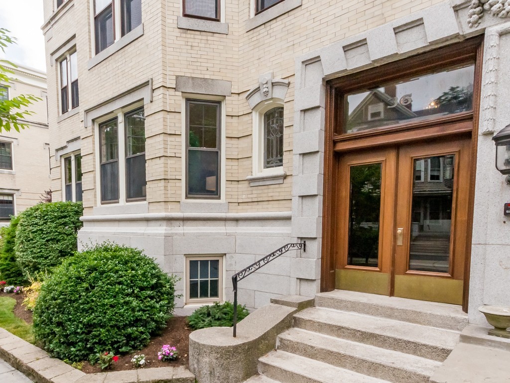 36 Kilsyth Road, Unit 1 Brookline, MA 02445 - Photo 1 of 25
