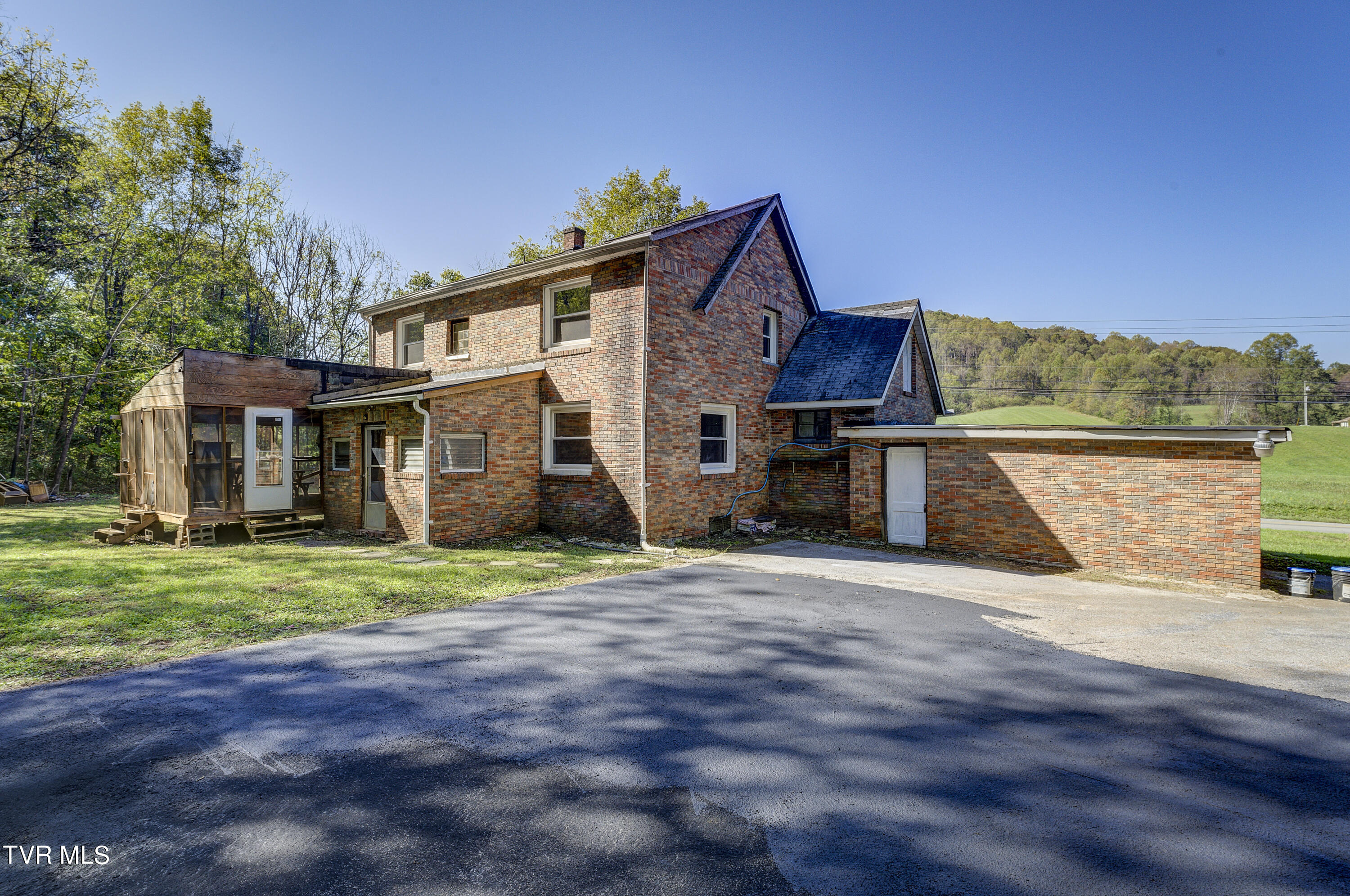 1404 Blue Springs Road Elizabethton, TN 37643 - Photo 9 of 48 BlueSprings-34