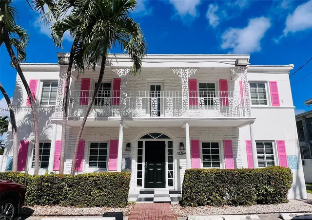 $2,300 | 125 South Shore Drive, Unit 2, Miami Beach, FL 33141