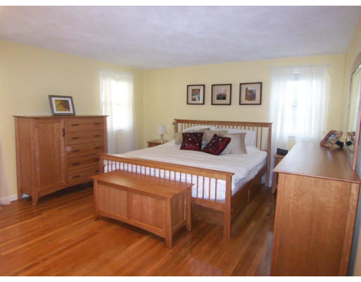 18 Forest Road Foxboro, MA 02035 - Photo 18 of 30 Gallery Image 18