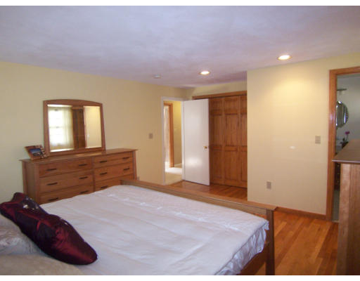 18 Forest Road Foxboro, MA 02035 - Photo 19 of 30 Gallery Image 19